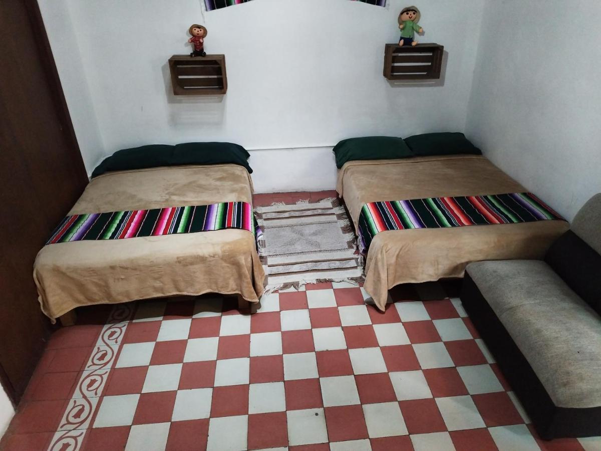 Lele Panchito y Lavanda Juntos en el Centro Querétaro Exterior foto